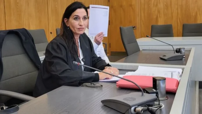 Ist Simone Dahlmann verheiratet